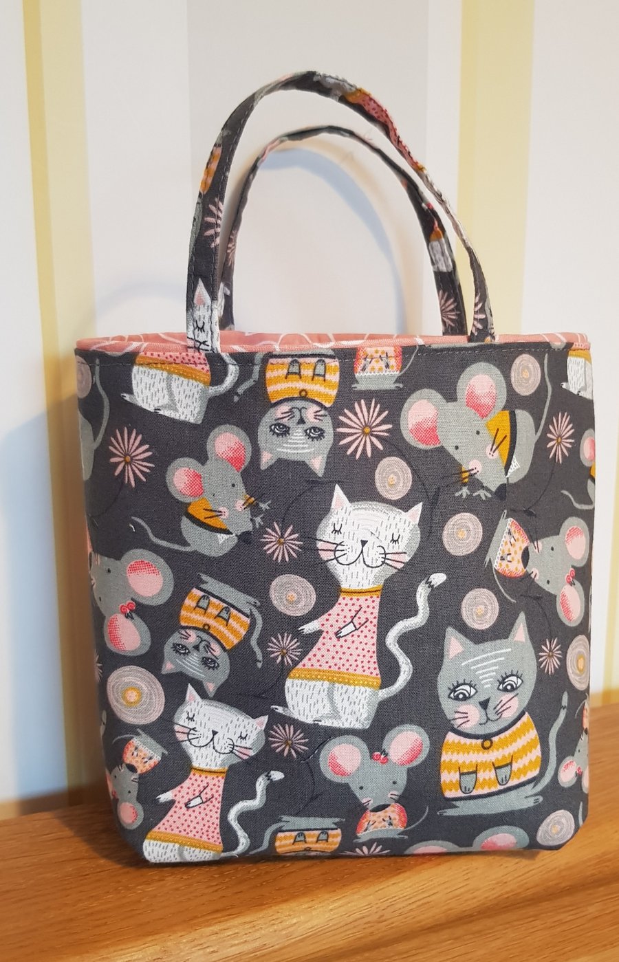 Reusable Fabric Gift Bag: cheerful cats