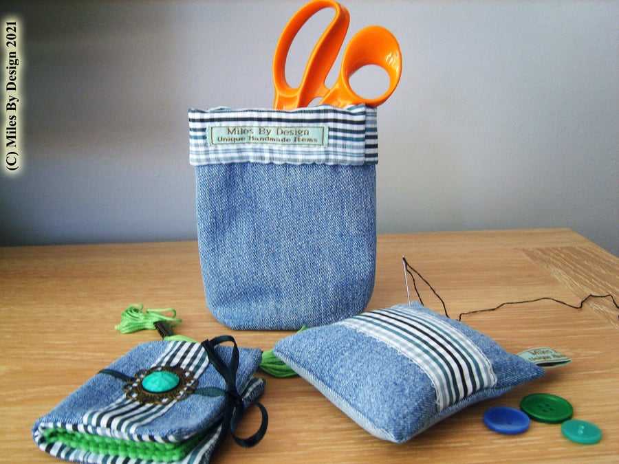 Textile Decoration Craft Kit: Bag & Pencil Case Textile Decoration Craft Kit: Bag & Pencil Case