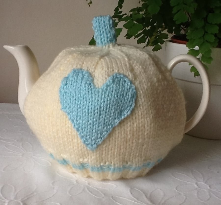 Heart Tea Cosy - Fits 4 to 6 cup pot