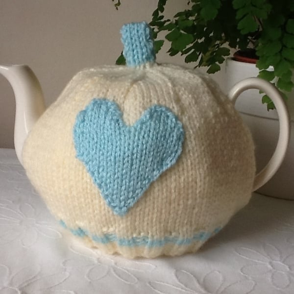 Heart Tea Cosy - Fits 4 to 6 cup pot