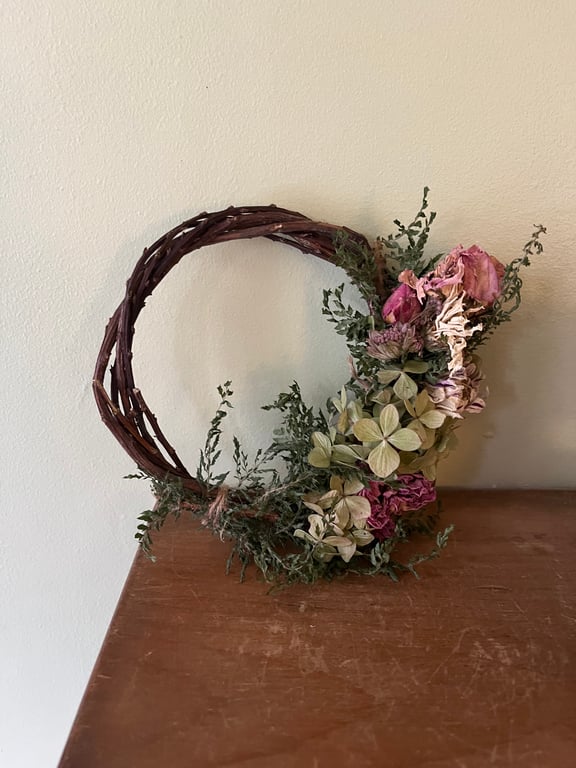 Dried Flower and Foliage Wreath Decoration. 15cm Wide.