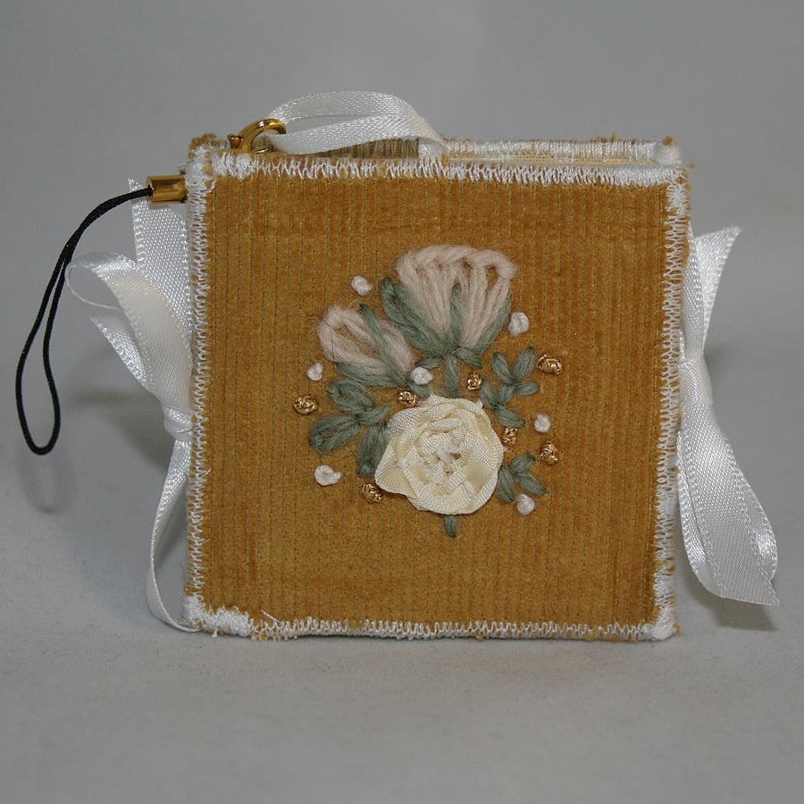 Embroidered Book Charm - Zig-Zag Cream Roses