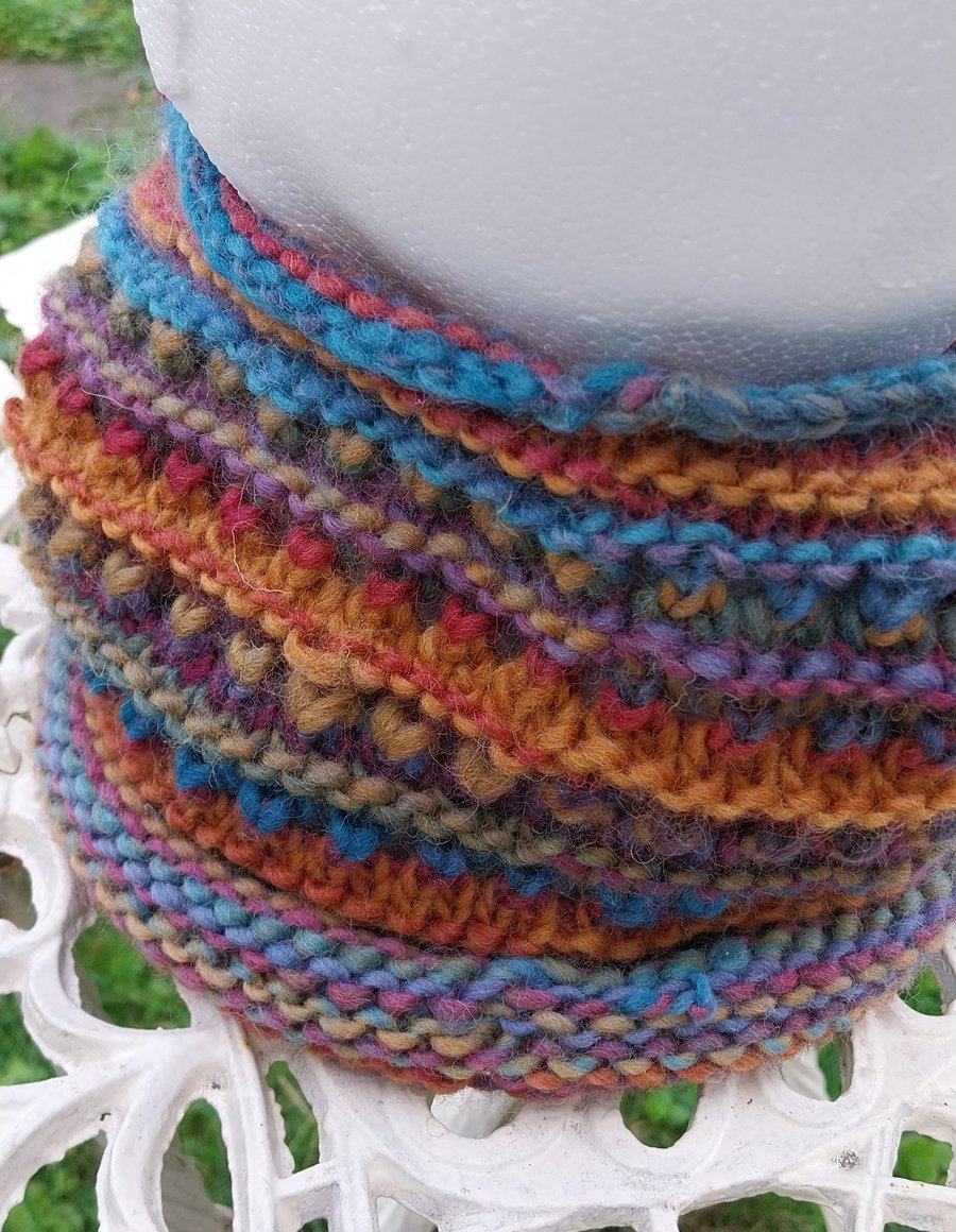 Handknit chunky wool circular cowl col 1