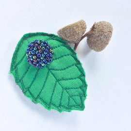 Bramble leaf brooch