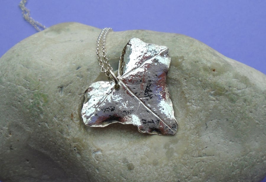 Fine silver ivy leaf pendant