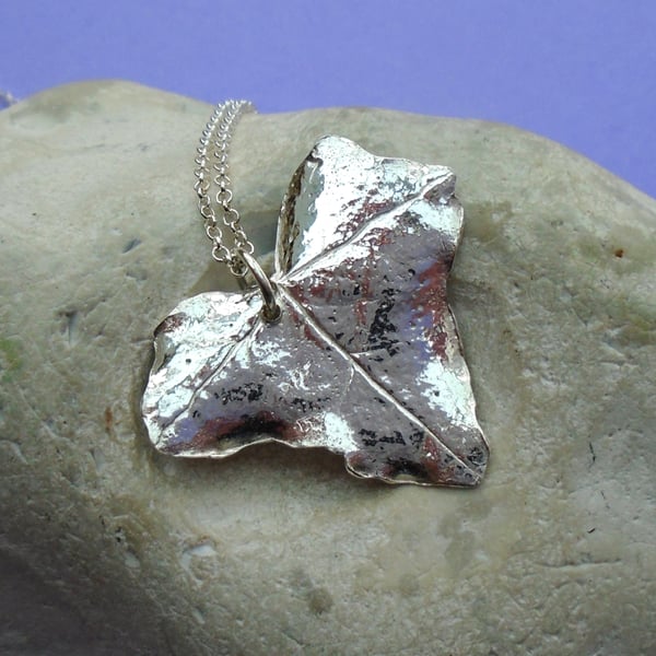 Fine silver ivy leaf pendant