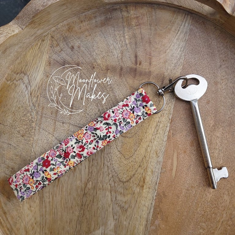 Floral Fabric Wristlet Keyring, Ditsy Cotton Wristlet, Red & Pink on Cream