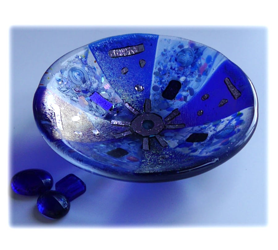 SOLD Fused Glass Bowl Round 12cm Blue Dichroic 028