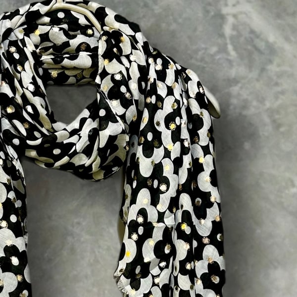Chic Retro Floral Black Scarf with Gold Accent for All season,Great Gift for Her