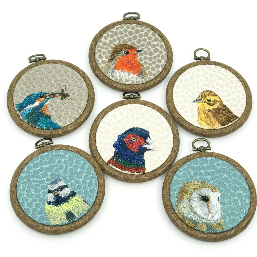Mini embroidered hoops of birds