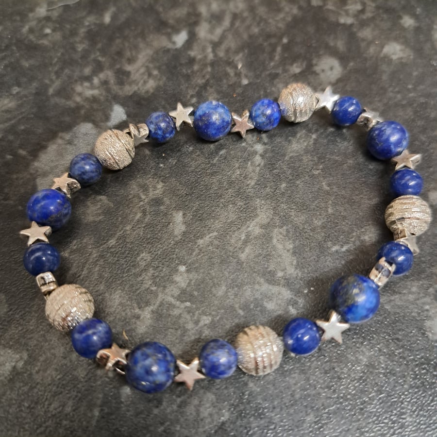 Blue Dumortierite gemstone elasticated bracelet.