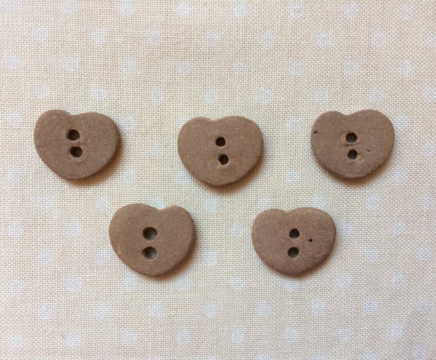 5 ceramic neutral coloured matt finish heart buttons