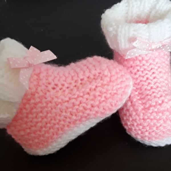 Knitted baby booties pink and white newborn, 0-3 months