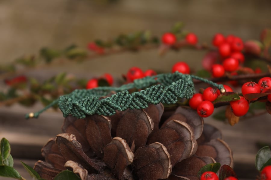 Leaf bracelet in green