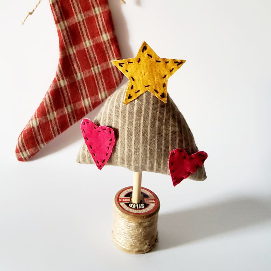 Single homespun fabric Christmas tree