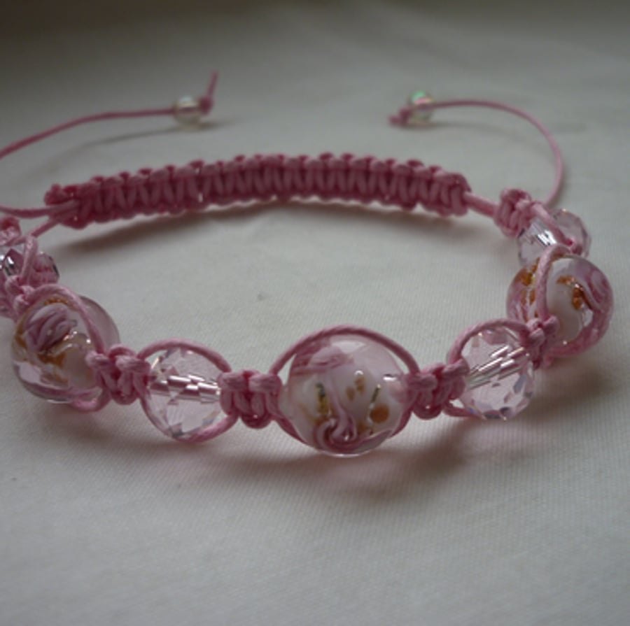 PINK LAMPWORK MACRAME STYLE BRACELET.