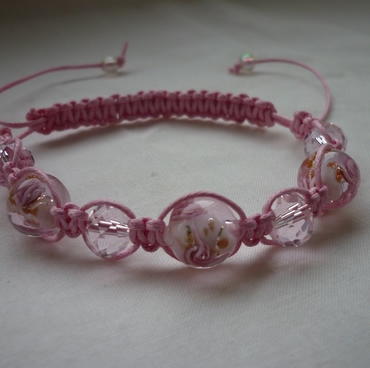 PINK LAMPWORK MACRAME STYLE BRACELET.
