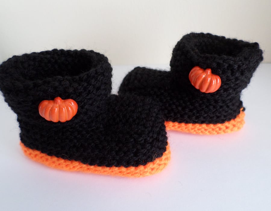 Halloween pumpkin baby booties, hand knitted novelty baby boots