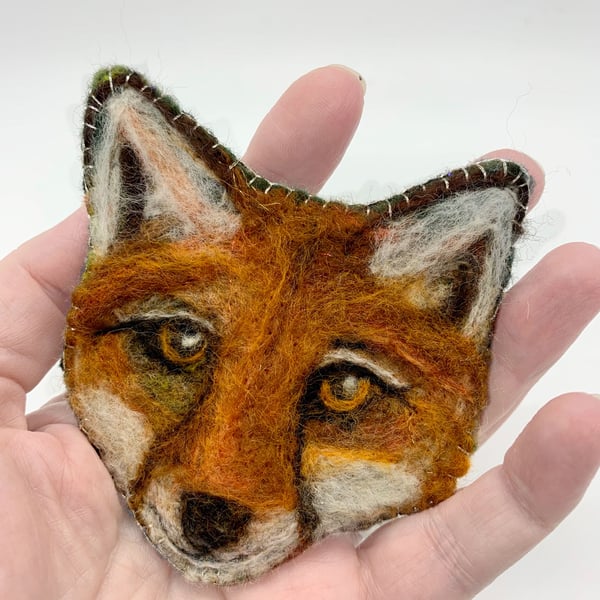 Foxy Loxy, Red Fox accessory 