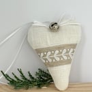 WHITE LINEN MISTLETOE HEART - Christmas Decoration