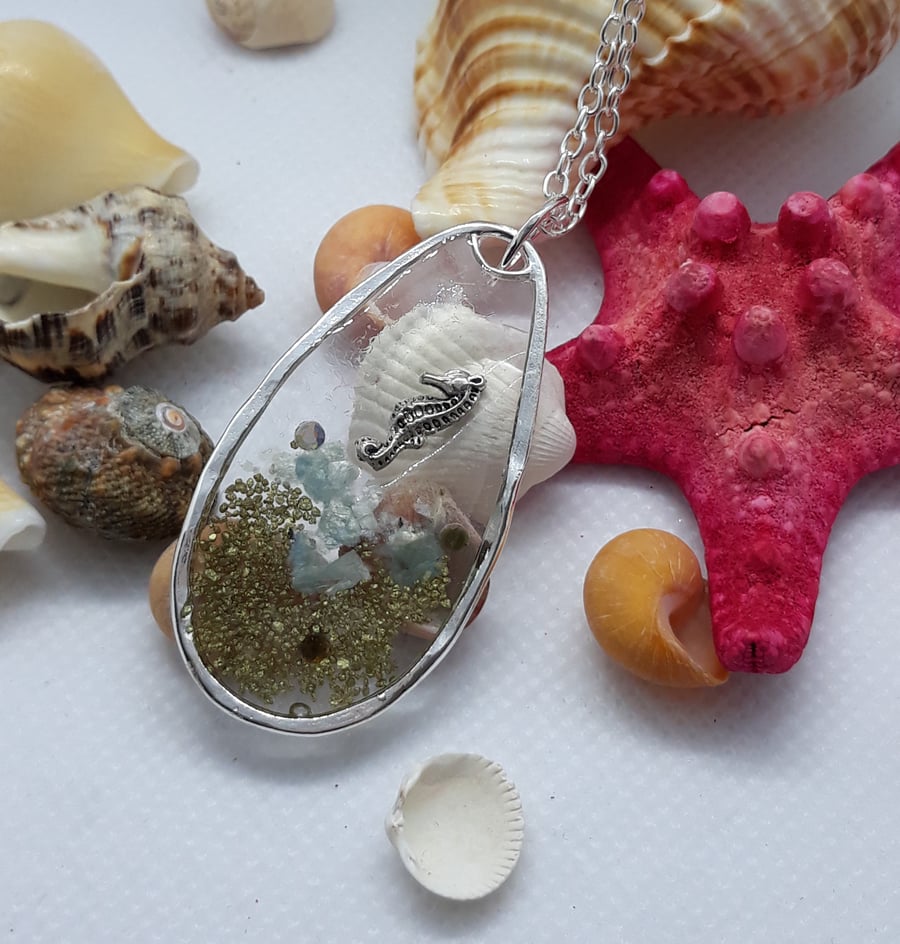 R34 Sea theme oval necklace with sea horse