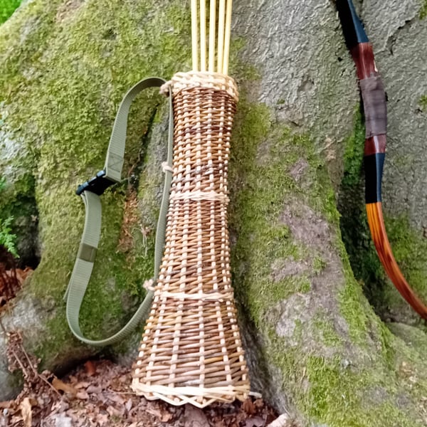 Wicker arrow quiver