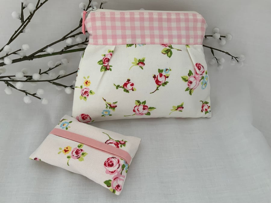 Perfectly Imperfect - Floral Pleated Cosmetic Bag Make up Bag with Tissue Holder