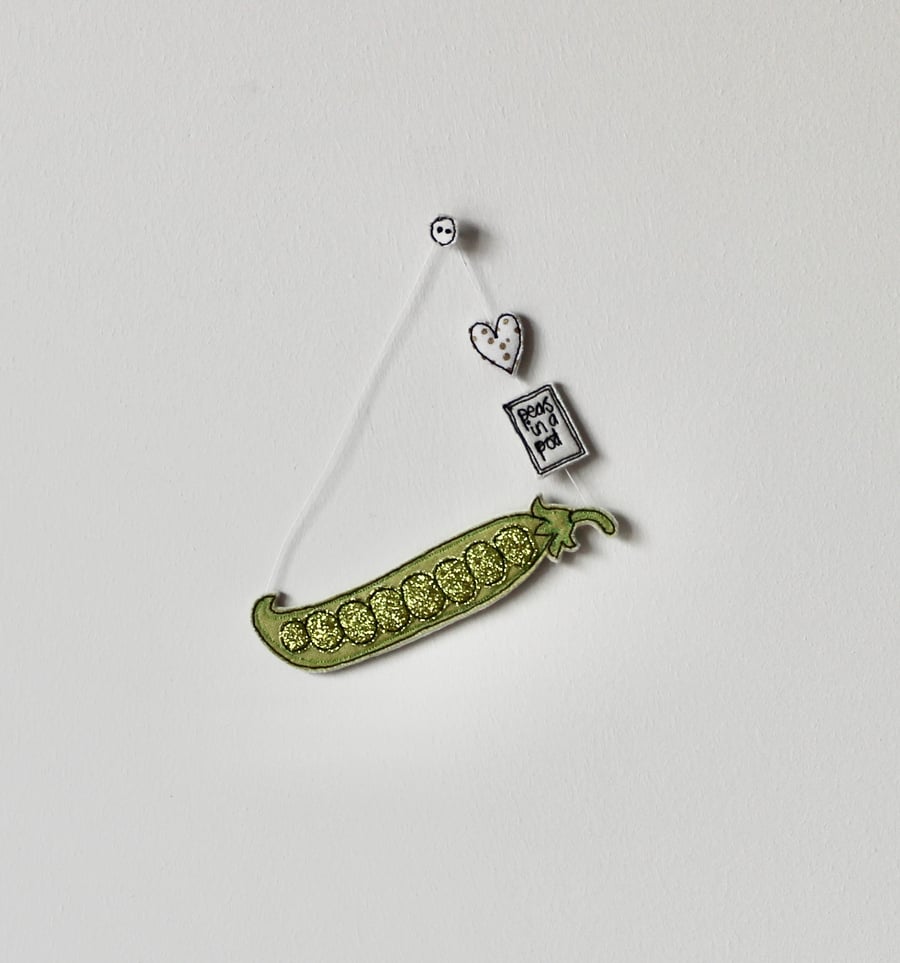 'Peas in a Pod' - Hanging Decoration