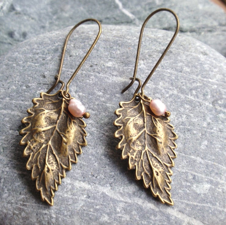 Brass Earring - Curved Leaf