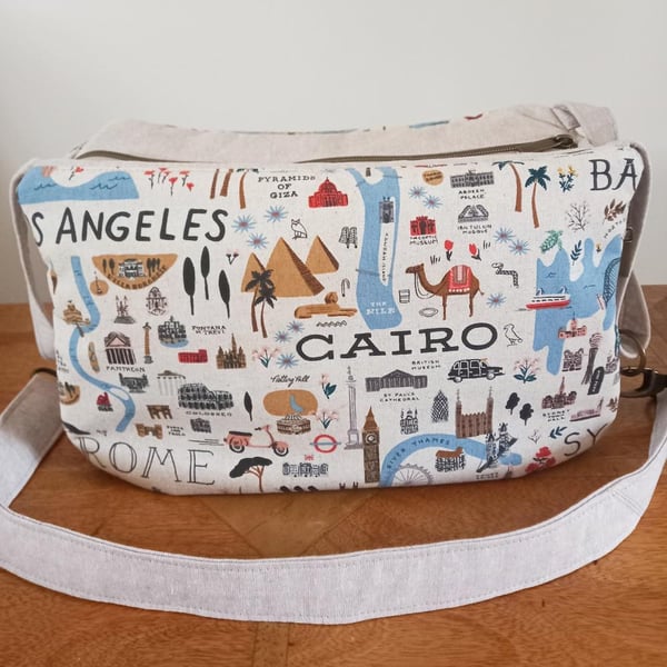 City print linen shoulder bag with detachable strap