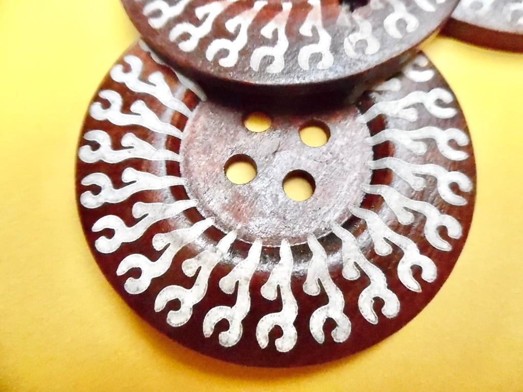 6cm Raised Edge  BROWN Patterned Large Wood  Buttons TREE pattern