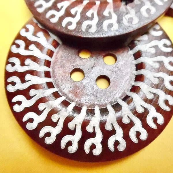 6cm Raised Edge  BROWN Patterned Large Wood  Buttons TREE pattern