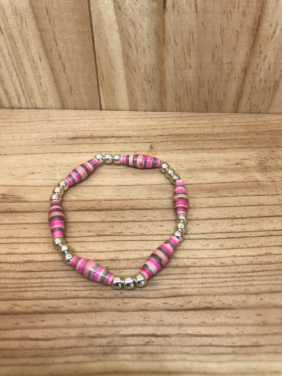  Paper Bead Bracelet. (207)