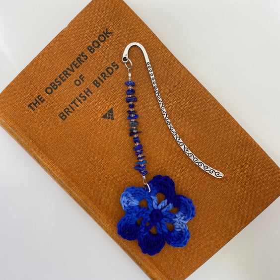 Lapis lazuli bookmark with crochet flower 