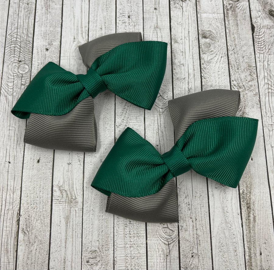School Hunter Green and Grey Diagonal Double with Bows on Clips (pair)