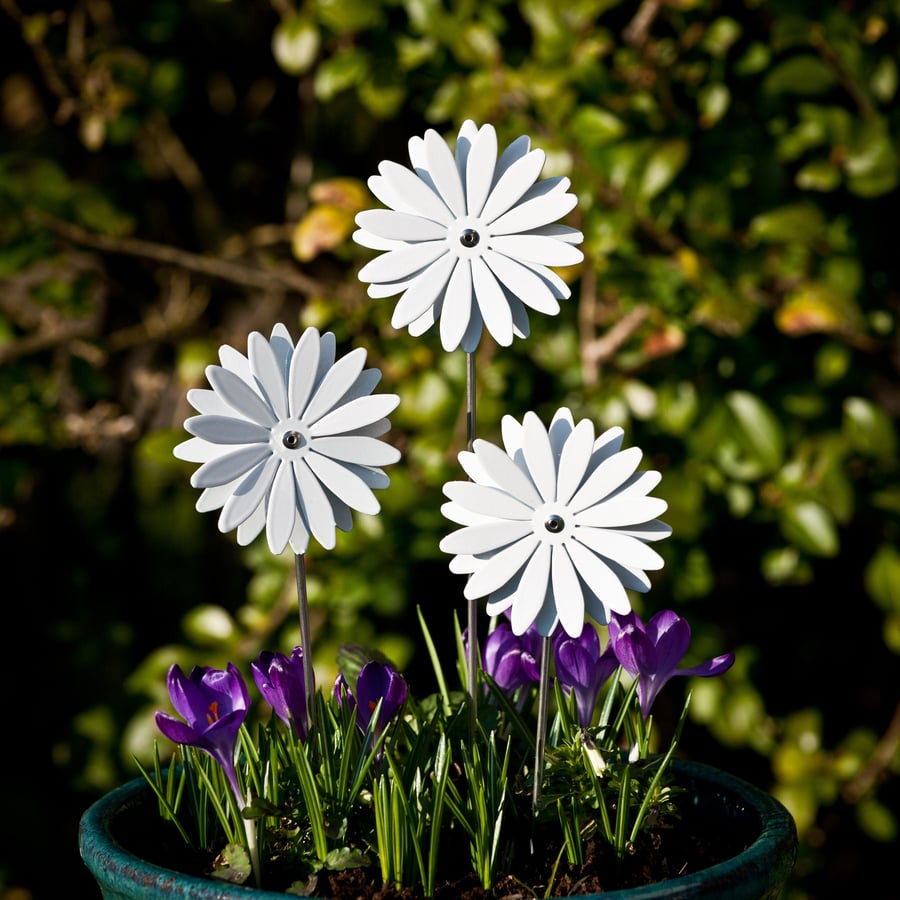 White Daisy Metal Flower stem, White flower, Home & Garden Decoration, Memorial