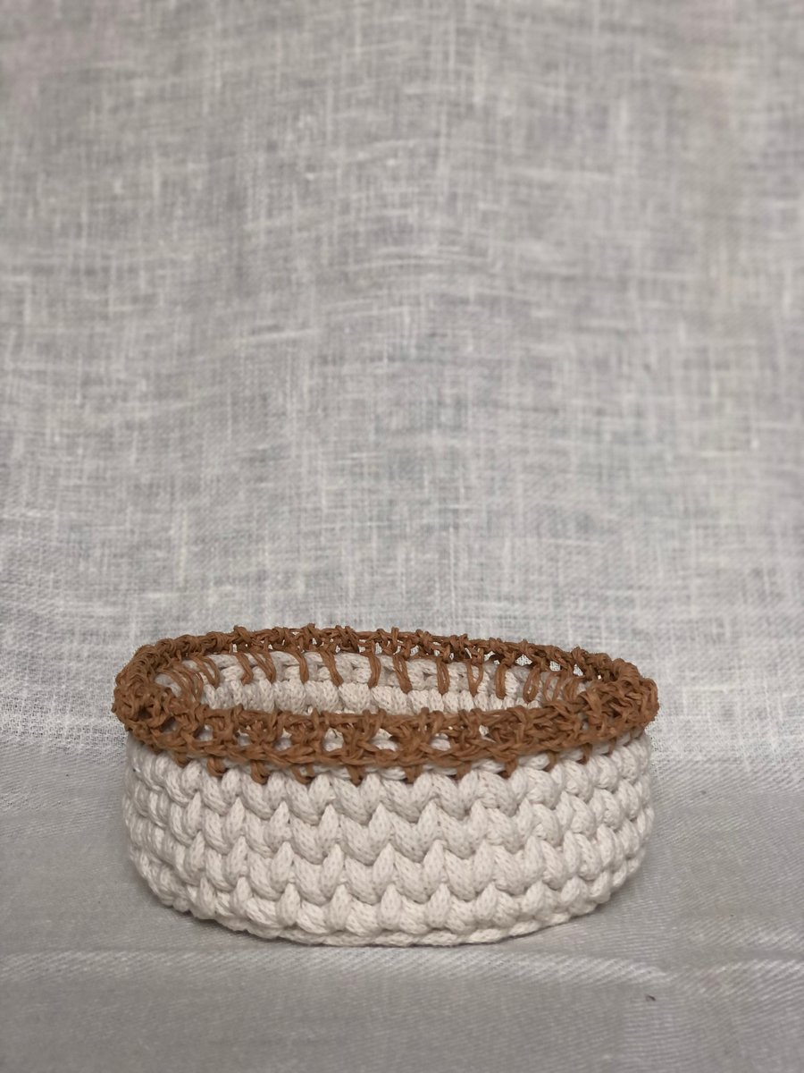 Tablewear, biscuits basket