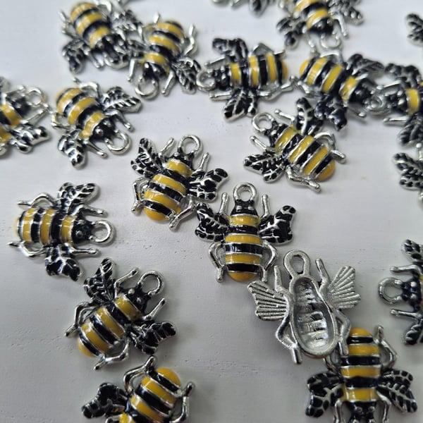 50 x Yellow and Black Enamel 18 x 18mm Alloy Charms