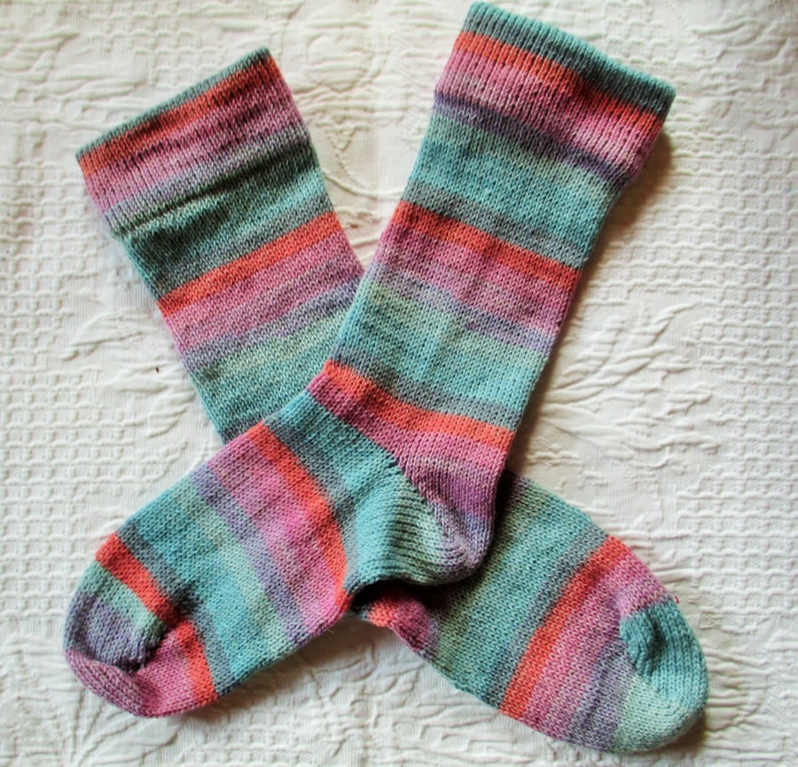 Handmade Merino Wool Socks SIZE: 4-6 UK, 6-8 US, 36-38 EURO,pink and blue stripe