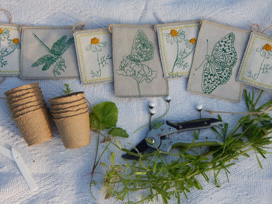 Butterfly and Daisy - 82 cm - Screen printed Bunting