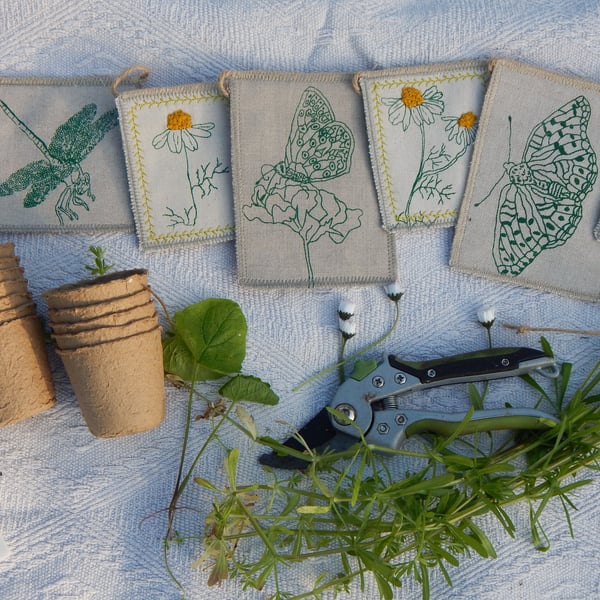 Butterfly and Daisy - 82 cm - Screen printed Bunting