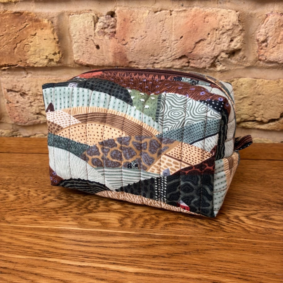 Image of Countryside Print Quilted Fabric Box Shape Makeup Bag