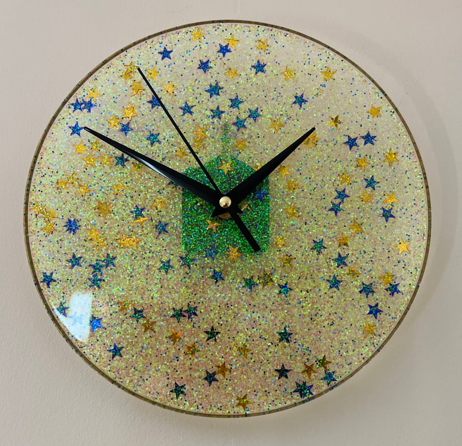 Resin clock - star and glitter design