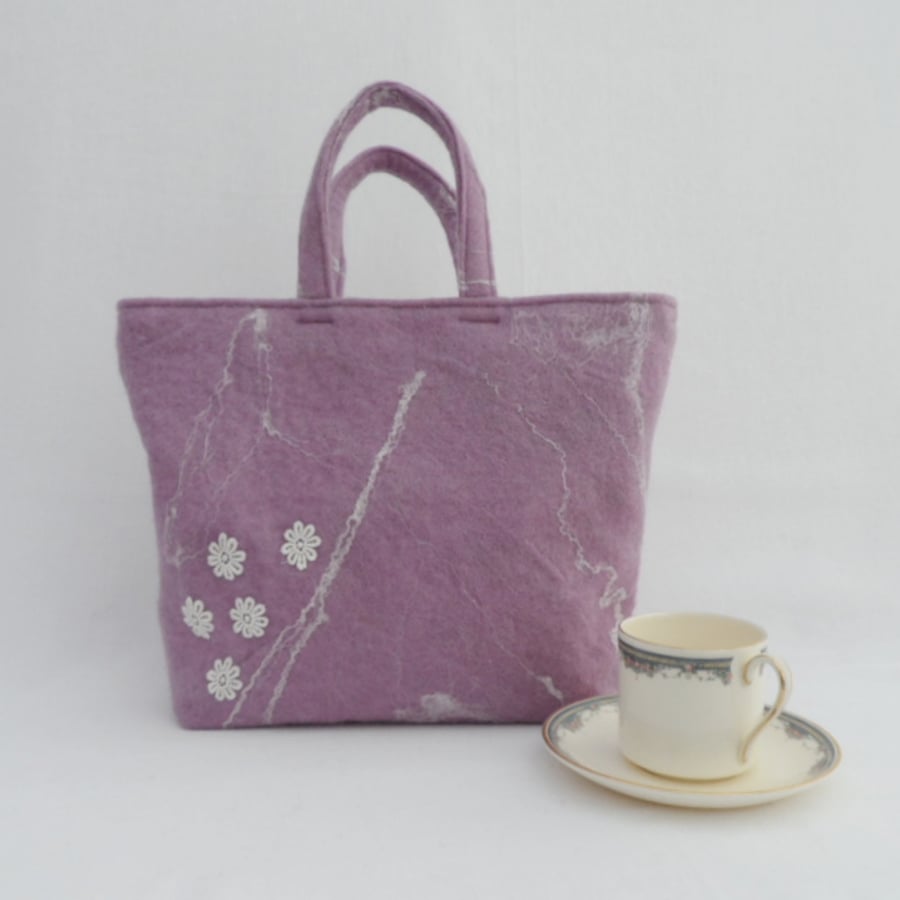 Felted Handbag - lilac with daisies