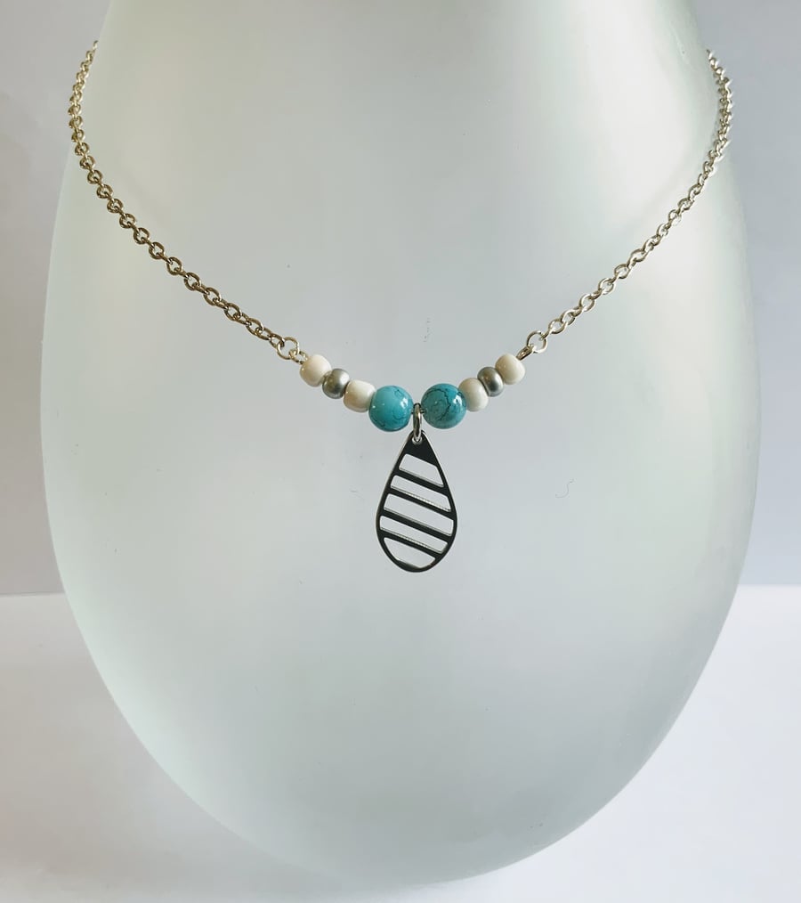 Stainless Steel Pendant Charm Necklace.