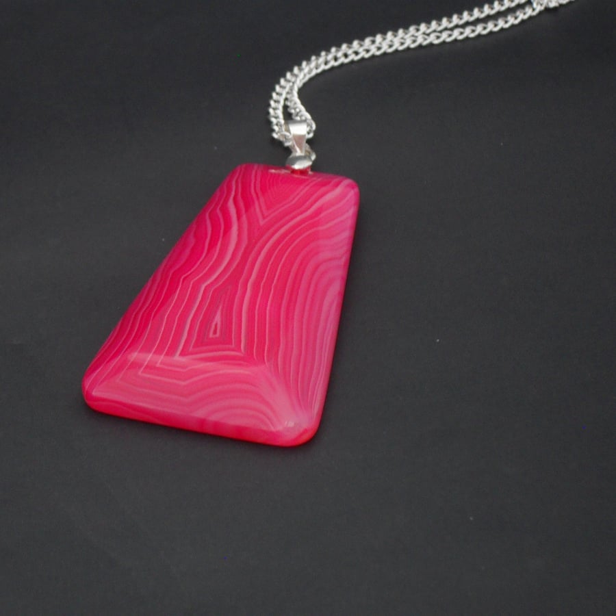 Vivid pink agate gemstone pendant necklace