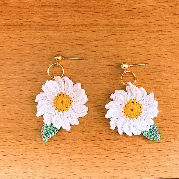 Microcrochet Daisy Stud Drop Earrings 