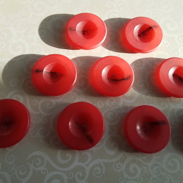 25mm 1" 40L Polyester HORN Buttons Flat matt edge with shiny centre RED