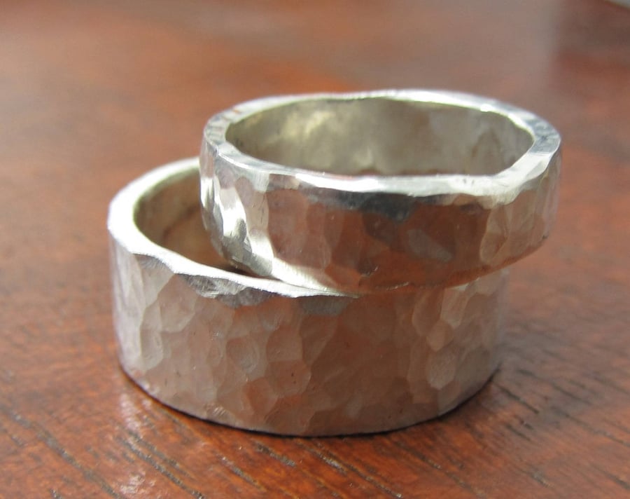Set of 2 hammered wedding sterling silver rustic rings