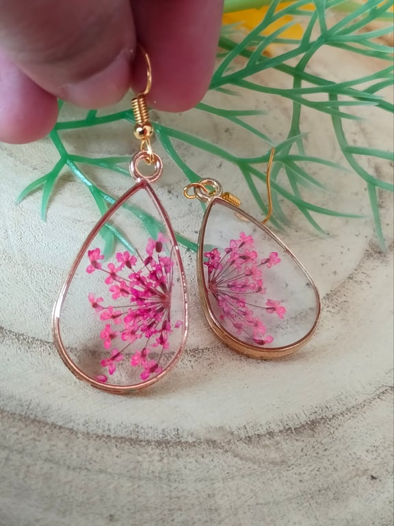 Natural Anne Lace flower earrings 